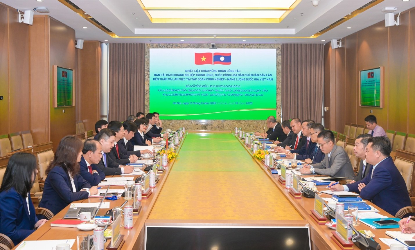 Toàn cảnh buổi làm việc